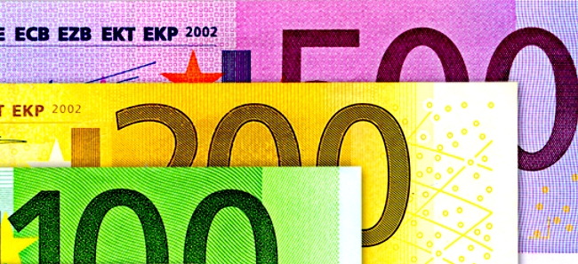 Evro ostao slabiji u odnosu na ostale glavne valute zbog zabrinutosti oko Grcke